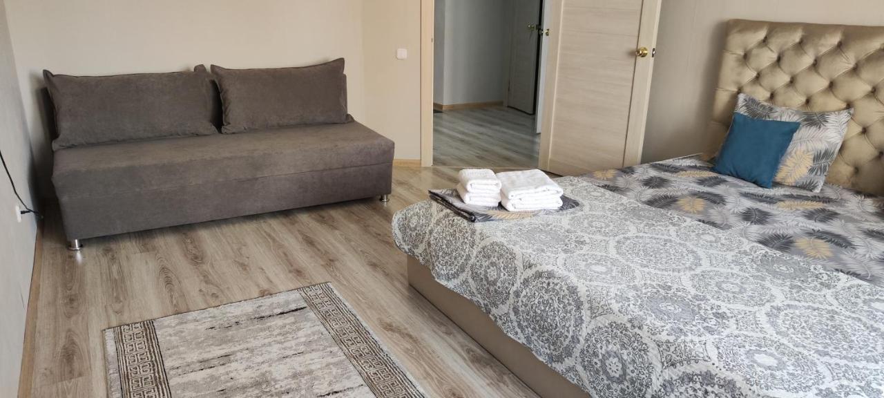 Apartamento Трц Kostanay Plaza Exterior foto